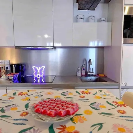Apartment Modern Designed Apartment@ Beaubourg