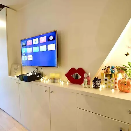 Modern Designed Apartment@ Beaubourg Apartment Paris